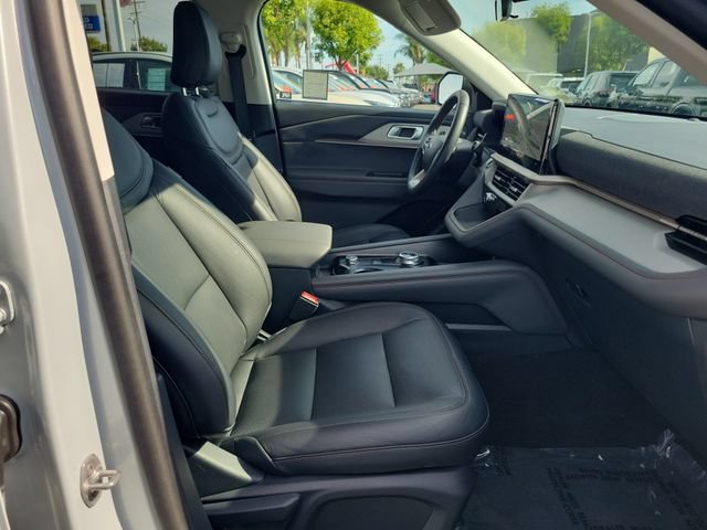 Used 2026 Ford Explorer Active RWD image 18