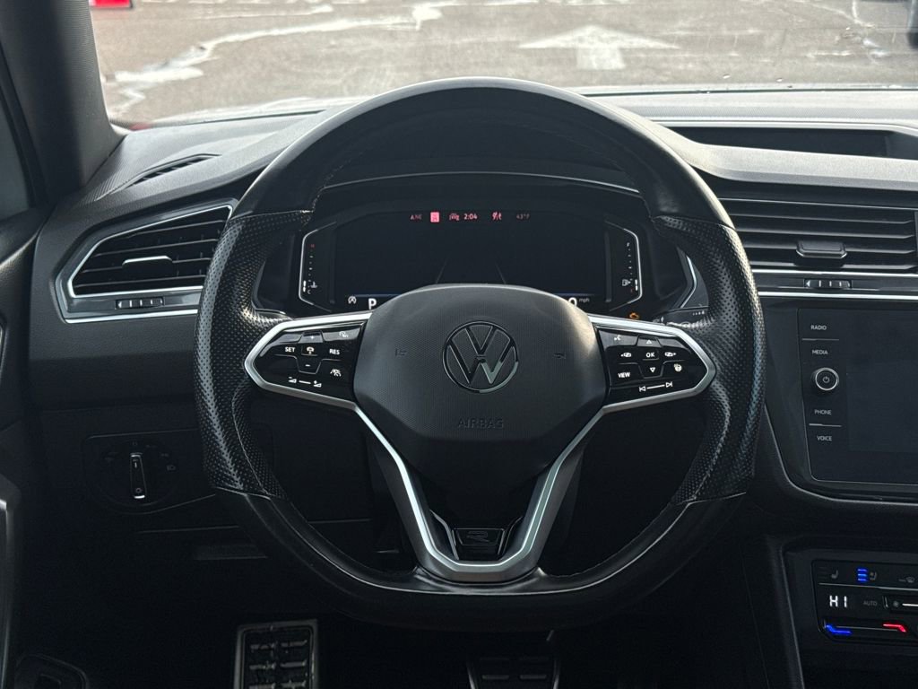 Used 2022 Volkswagen Tiguan SEL R-Line image 14