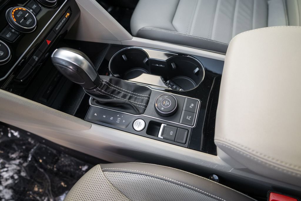 Used 2021 Volkswagen Atlas SEL Premium image 20