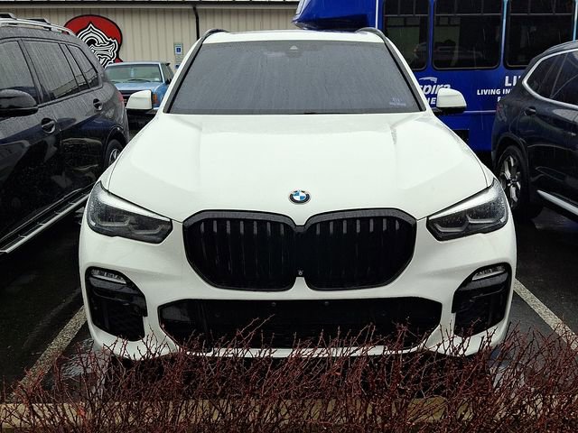 Used 2019 BMW X5 xDrive50i w/ M Sport Package image 2