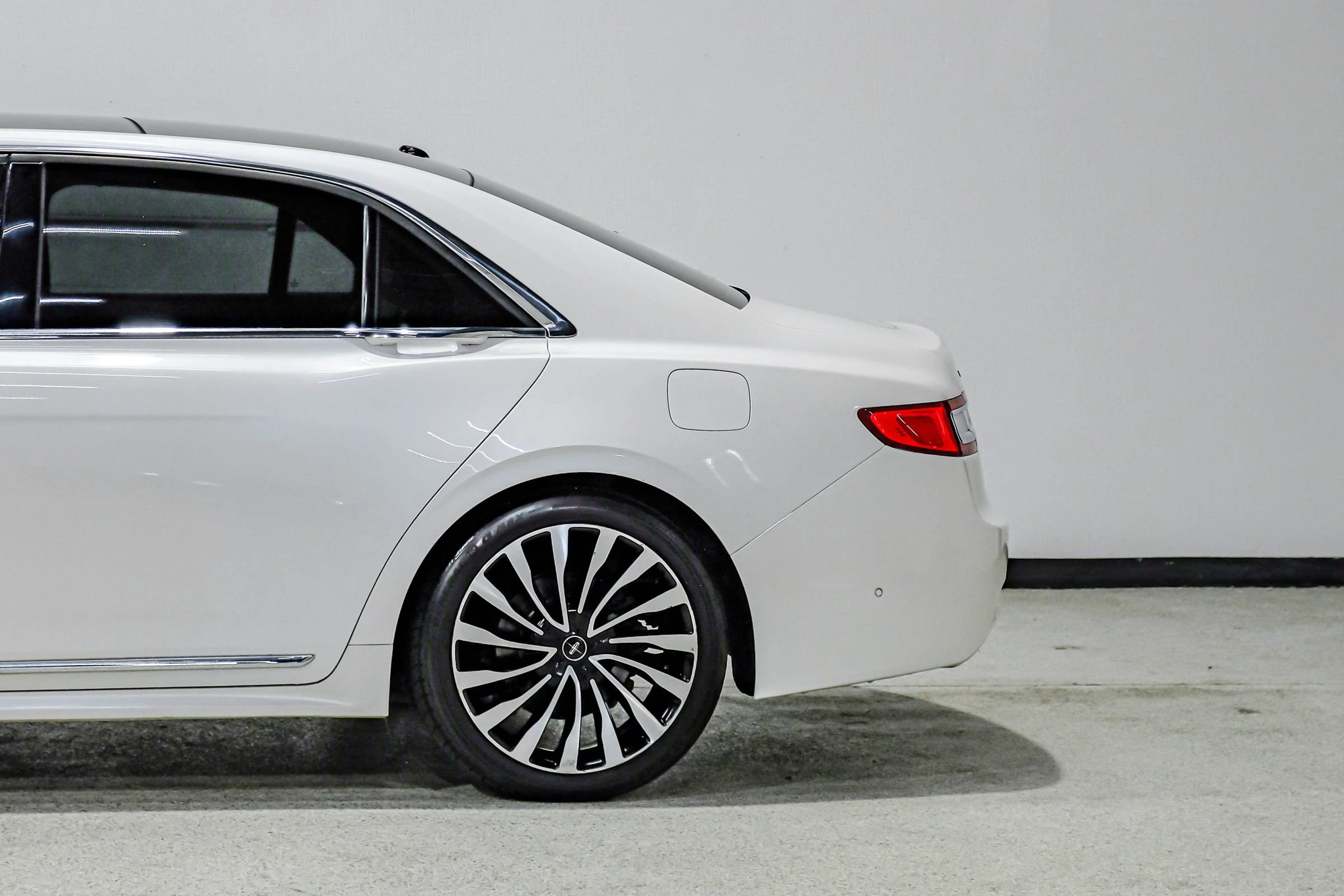 Used 2017 Lincoln Continental Black Label w/ Rear-seat Package AWD/4WD image 13