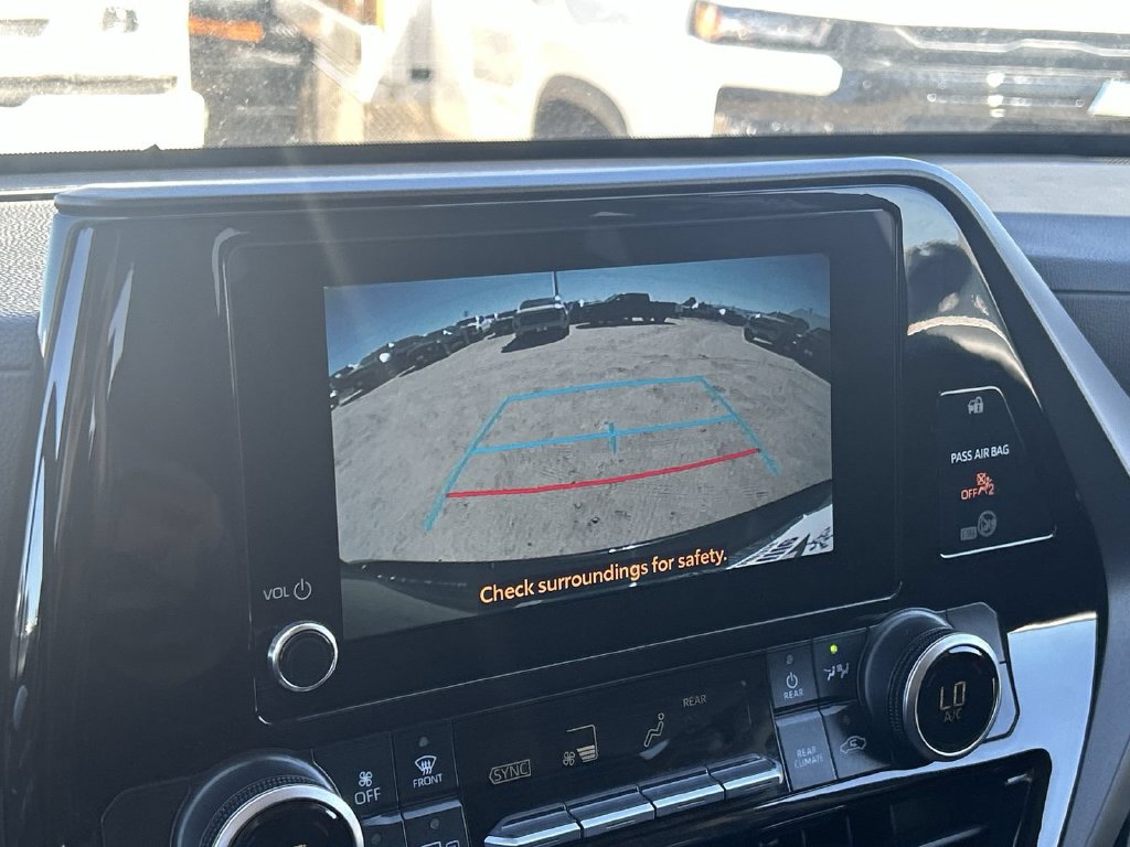 Used 2025 Toyota Highlander LE AWD/4WD image 18