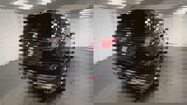 Certified 2025 GMC Acadia Elevation image 8