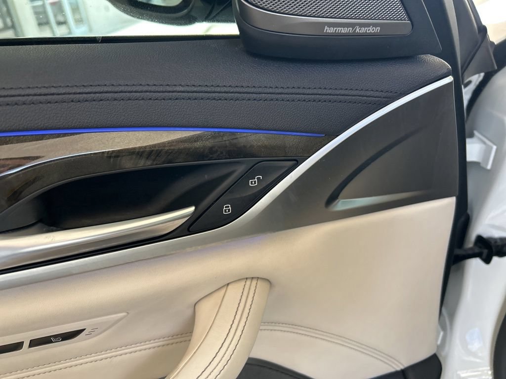 Used 2019 BMW M550i xDrive w/ Dynamic Handling Package AWD/4WD image 46