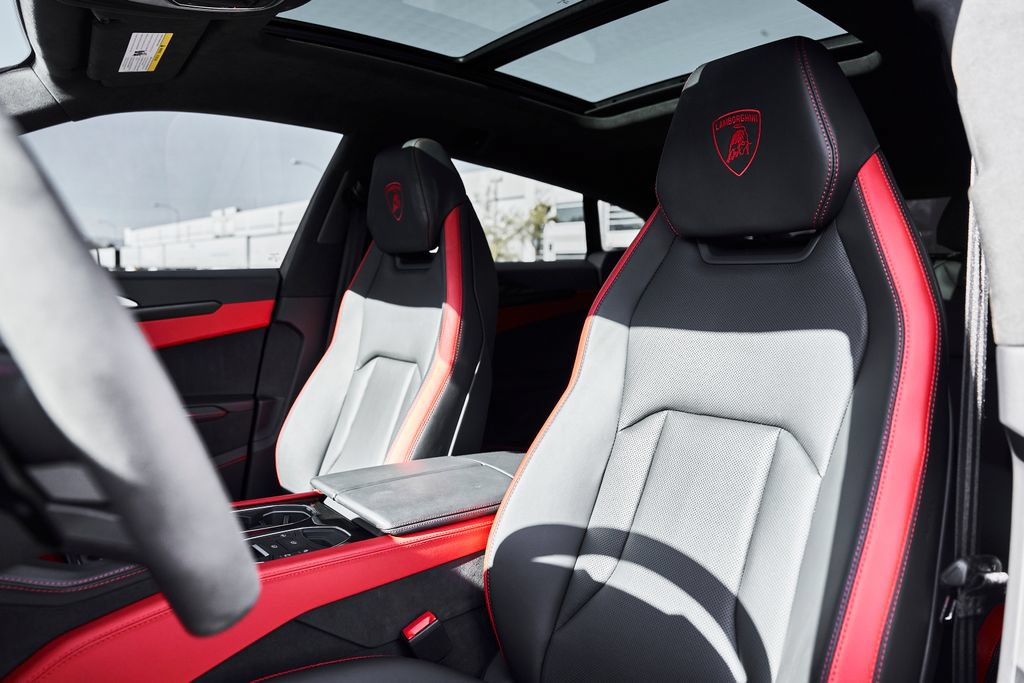 Used 2025 Lamborghini Urus S AWD/4WD image 45