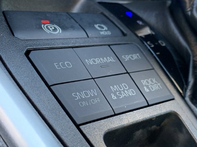 Used 2022 Toyota RAV4 LE AWD/4WD image 28