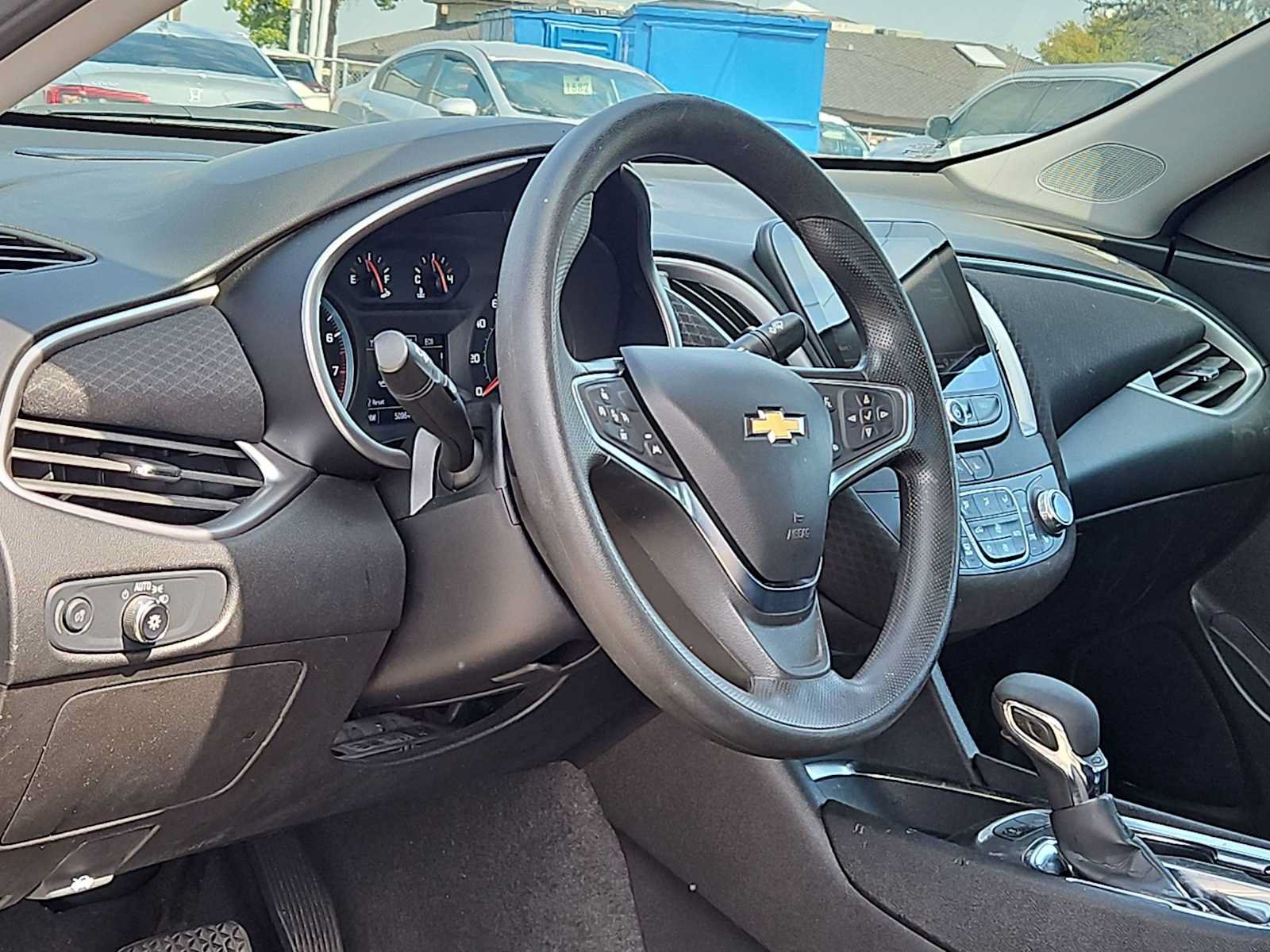 Used 2025 Chevrolet Malibu LT FWD image 2