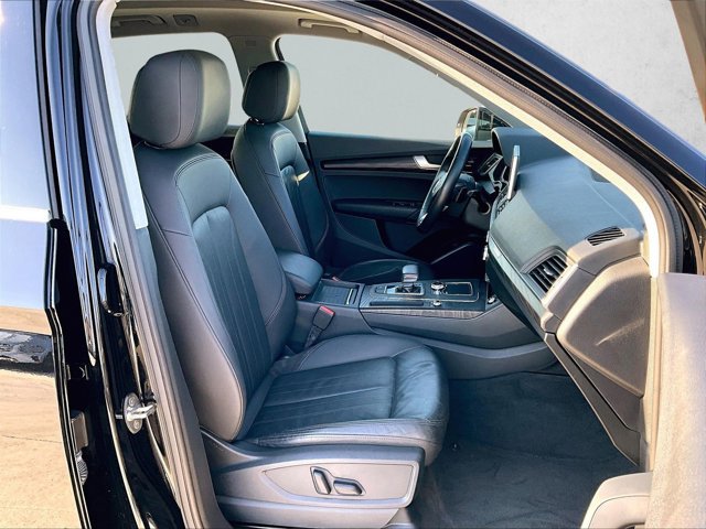 Used 2020 Audi Q5 e Premium w/ Convenience Package image 9