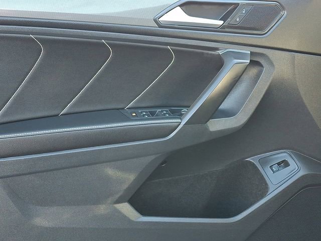 Used 2022 Volkswagen Tiguan SE image 14