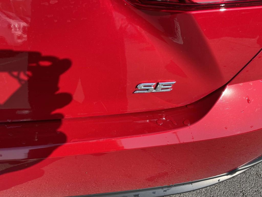 Used 2025 Toyota Camry SE w/ Convenience Package image 31