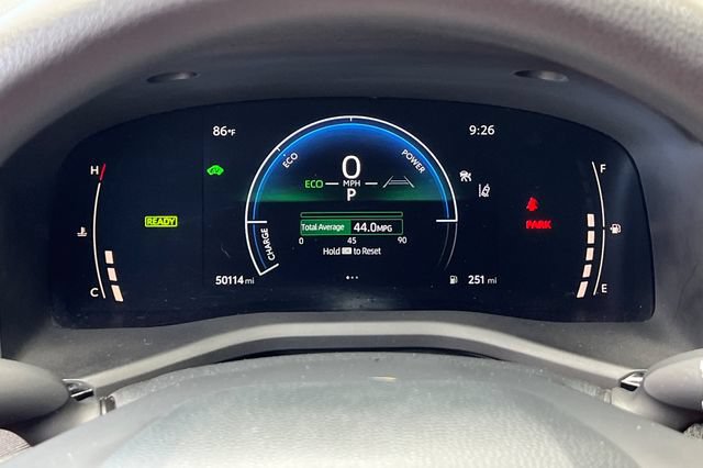 Used 2025 Toyota Camry LE FWD image 32