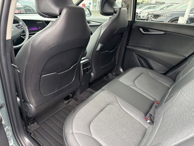 Certified 2023 Kia Niro SX Touring FWD image 13