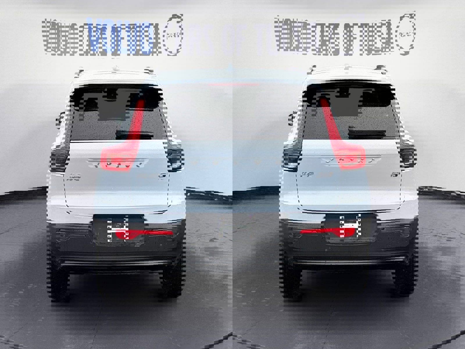 New 2025 Volvo XC40 B5 Plus w/ Protection Package Premier image 4