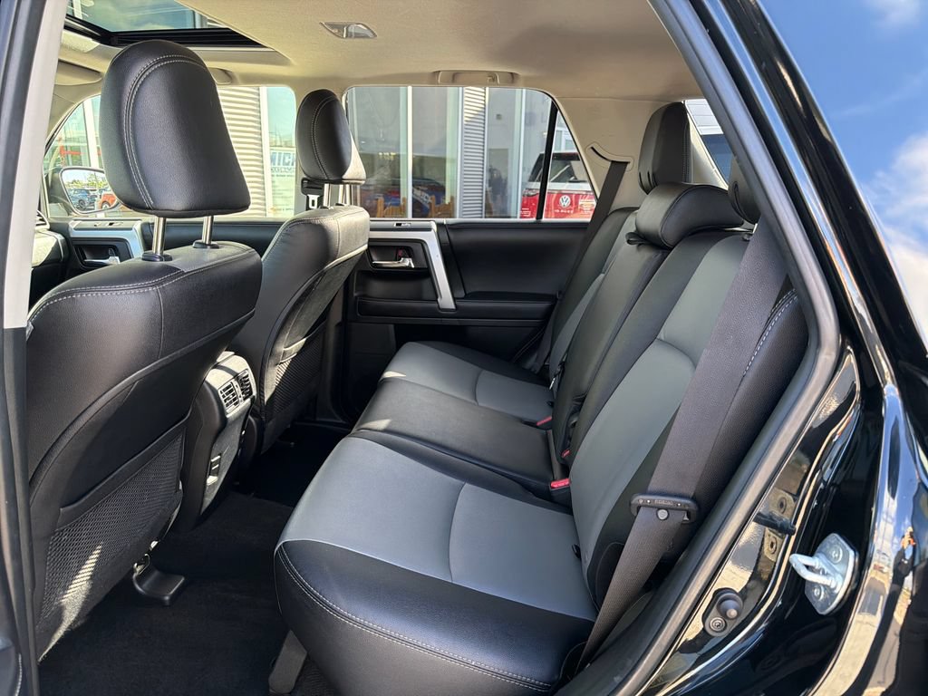 Used 2018 Toyota 4Runner SR5 Premium AWD/4WD image 12