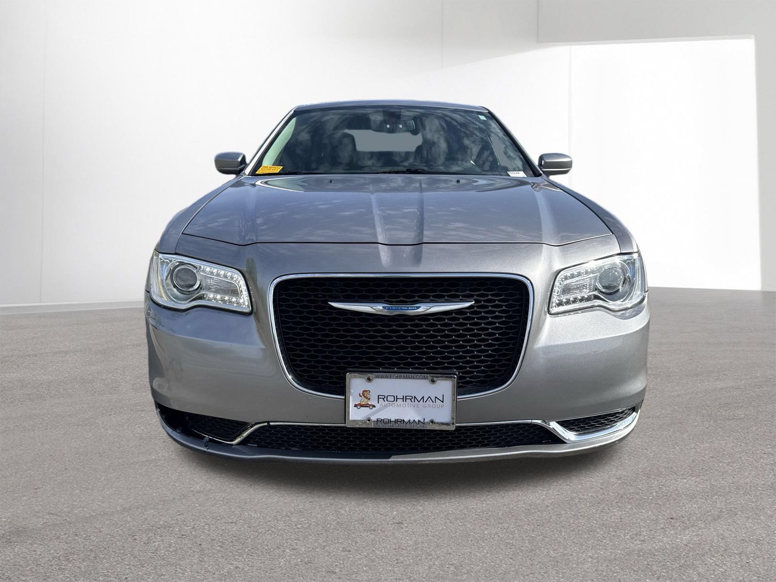 Used 2017 Chrysler 300 Limited RWD image 29