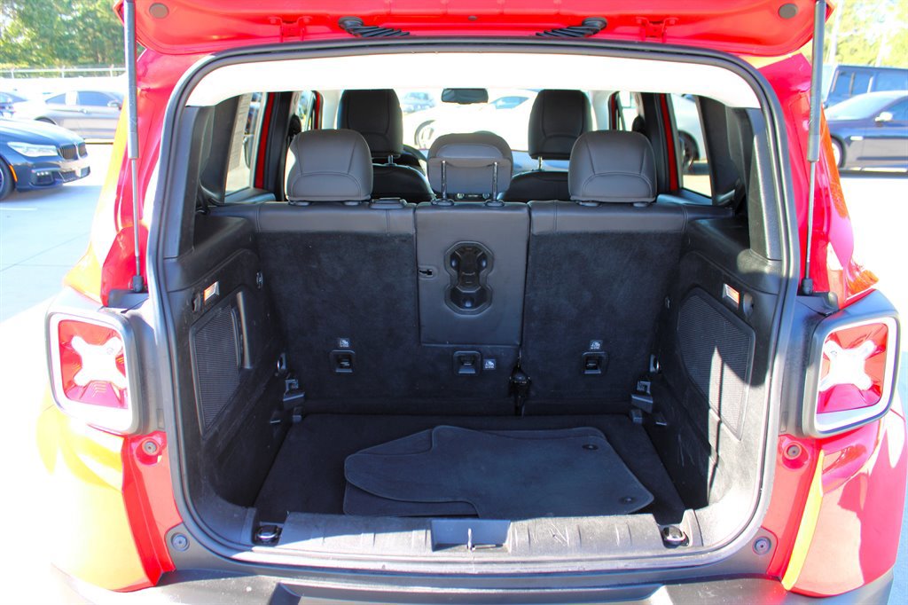 Used 2015 Jeep Renegade Limited image 29