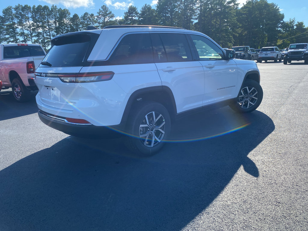 New 2027 Jeep Grand Cherokee Laredo X AWD/4WD image 5