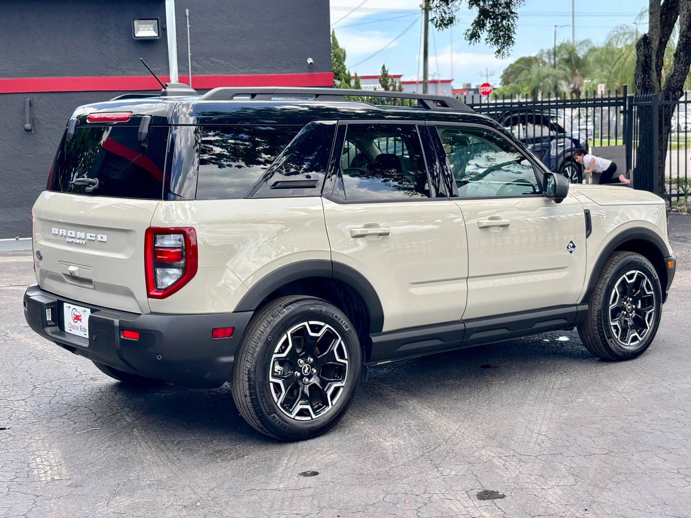 Used 2025 Ford Bronco Sport Outer Banks w/ Outer Banks Tech Package+ AWD/4WD image 6