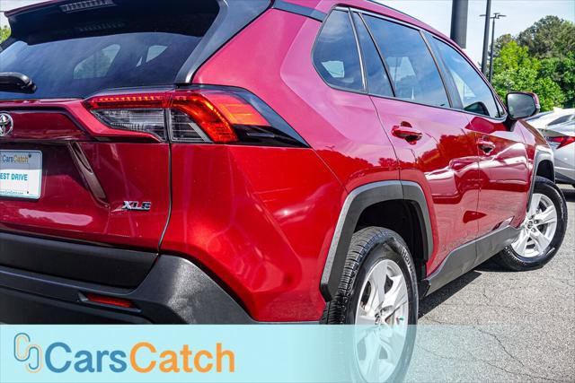 Used 2019 Toyota RAV4 XLE w/ Convenience Package FWD image 7