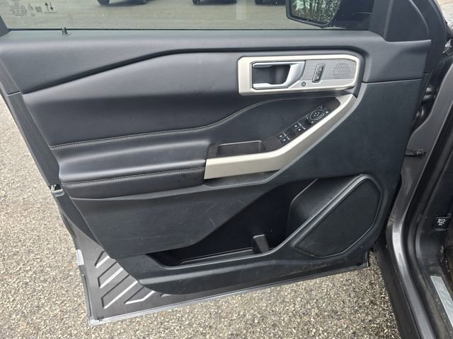 Used 2024 Ford Explorer Limited AWD/4WD image 9