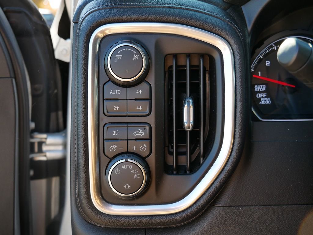 Used 2019 Chevrolet Silverado 1500 RST image 19