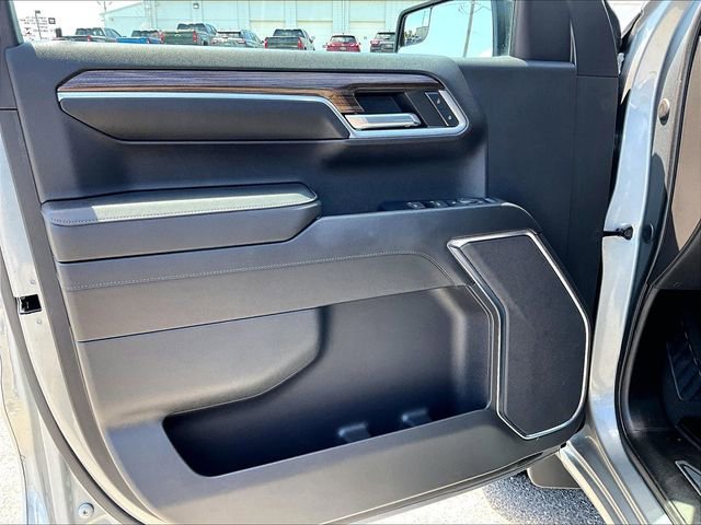 Used 2023 Chevrolet Silverado 1500 LT AWD/4WD image 9