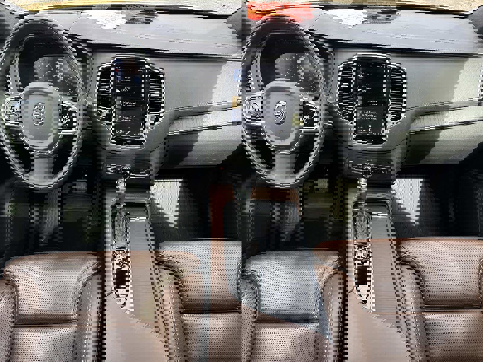 Used 2022 Volvo XC90 T6 Inscription w/ Lounge Package image 16