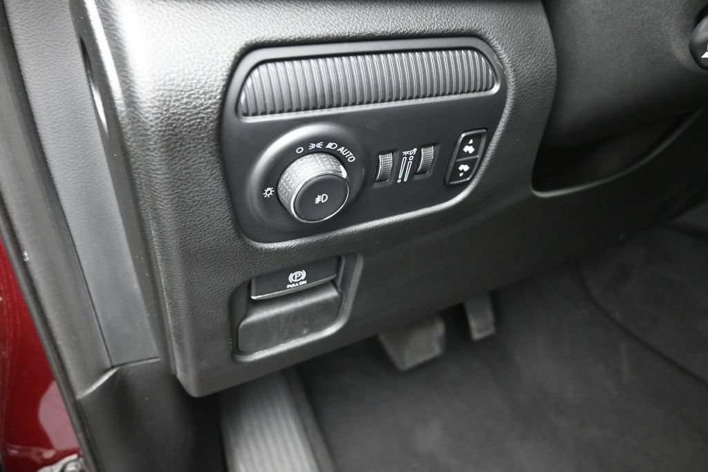 Used 2024 Jeep Wagoneer L Series II w/ Flexible Seating Group RWD image 13