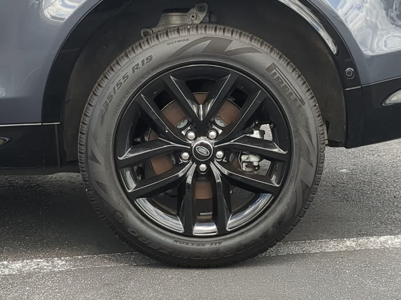 Certified 2025 Land Rover Discovery Sport Dynamic SE AWD/4WD image 13