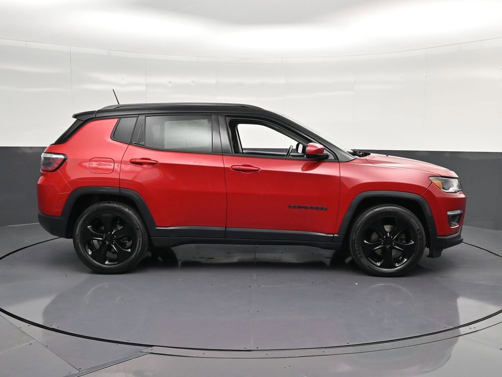 Used 2019 Jeep Compass Latitude FWD image 4
