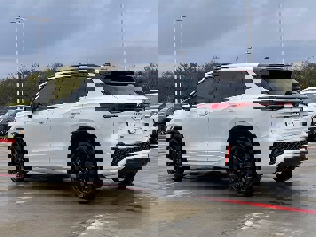 New 2026 Volkswagen Tiguan SE R-Line image 4