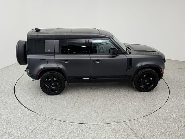 Used 2023 Land Rover Defender 110 image 16