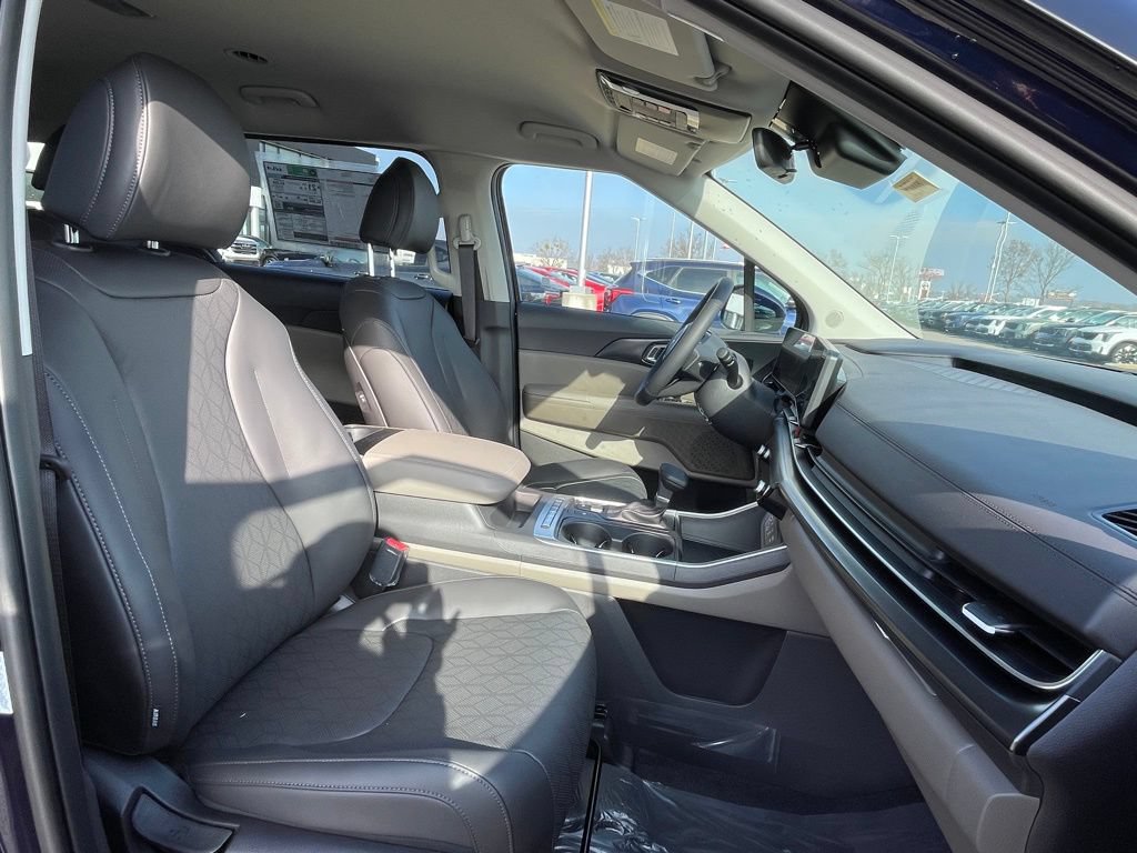 New 2026 Kia Carnival FWD image 29