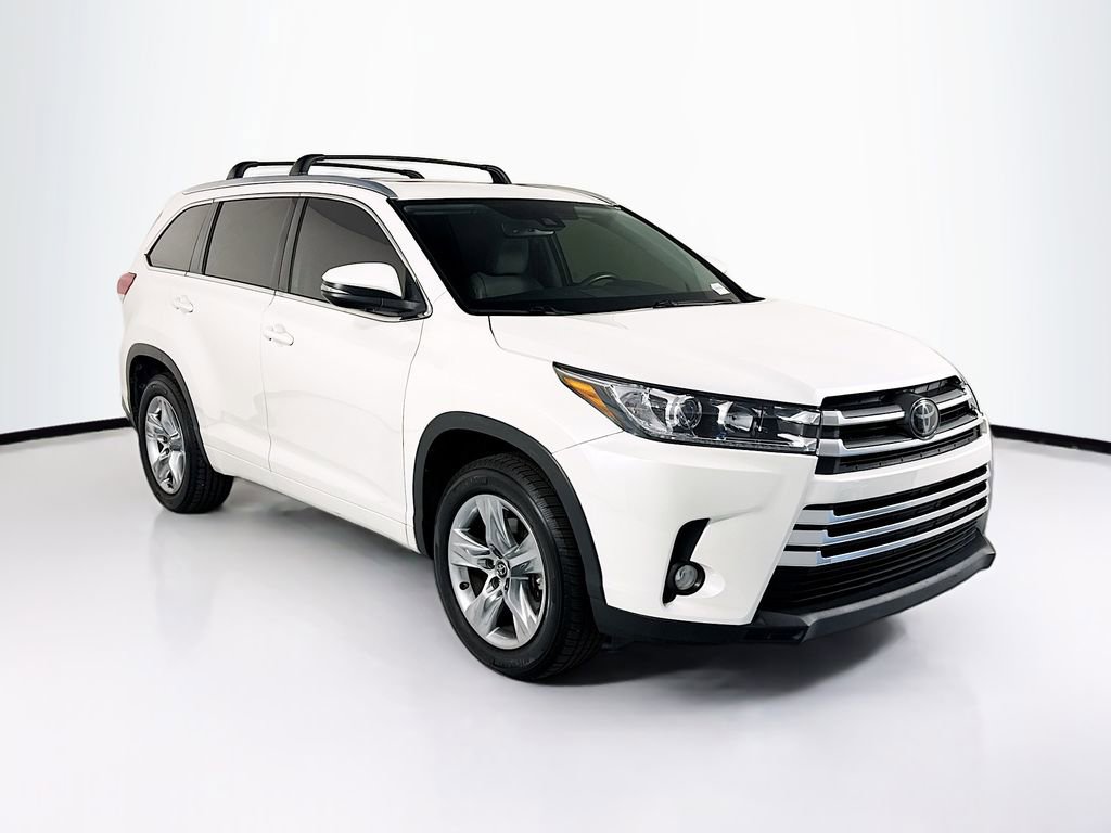 Used 2018 Toyota Highlander Limited FWD image 3