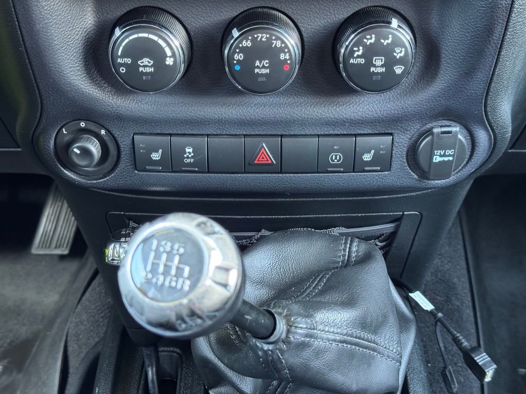 Certified 2016 Jeep Wrangler Unlimited Sahara w/ Connectivity Group image 19