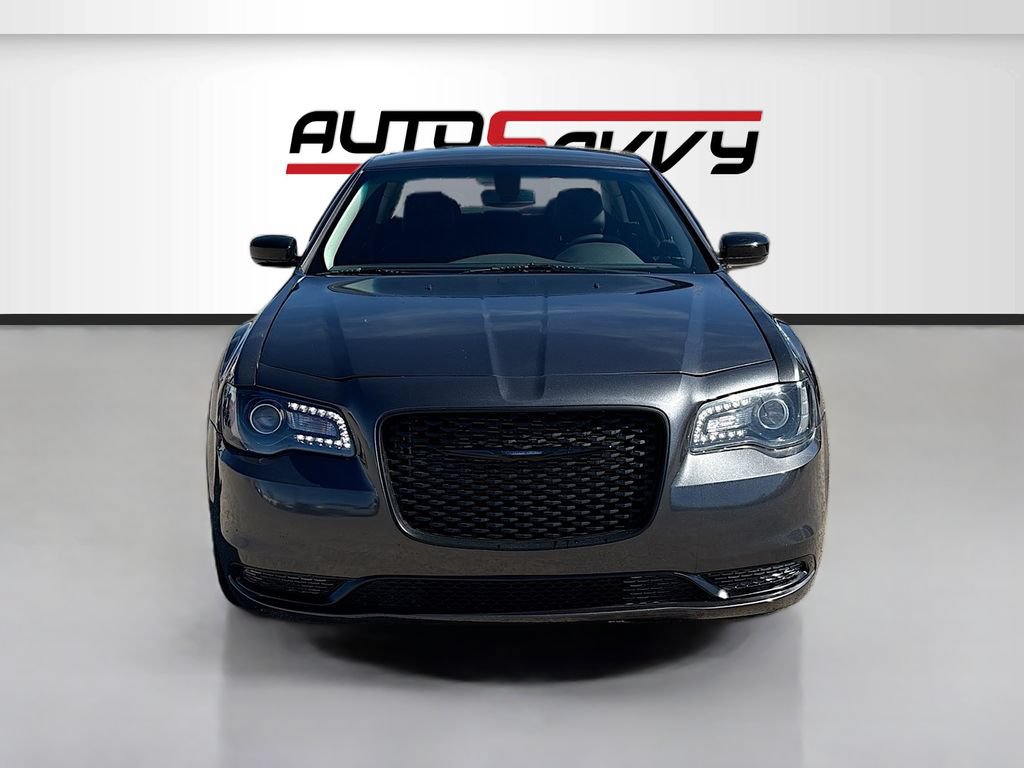 Used 2023 Chrysler 300 Touring w/ Sport Appearance Package RWD image 2