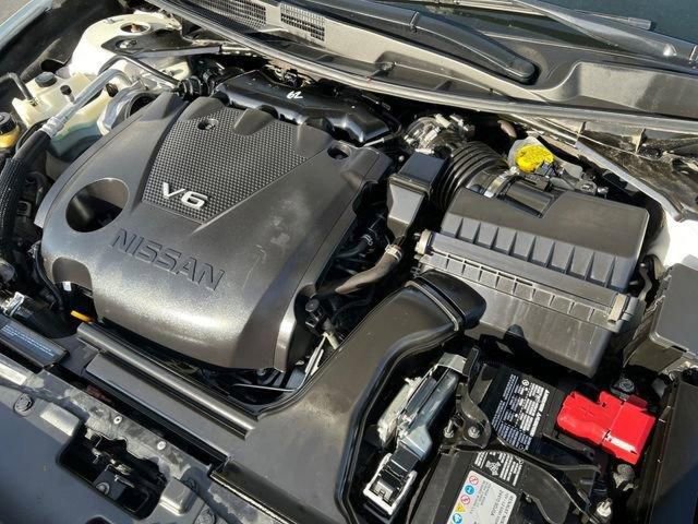 Used 2023 Nissan Maxima SV w/ Floor Mat Group FWD image 9