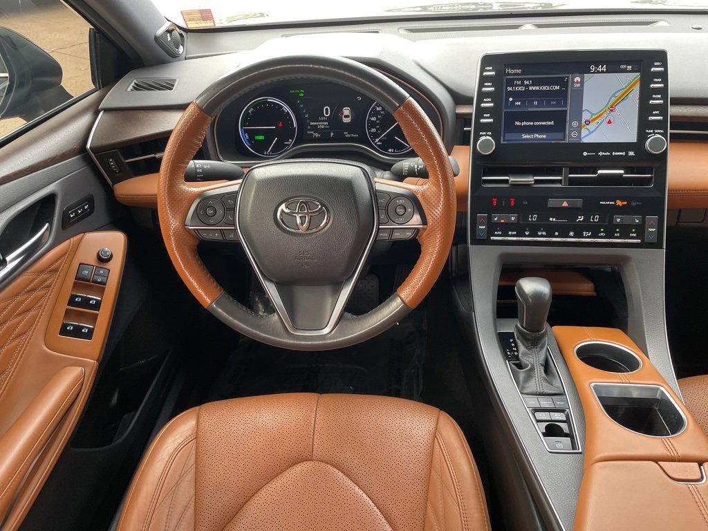 Used 2022 Toyota Avalon Limited image 12