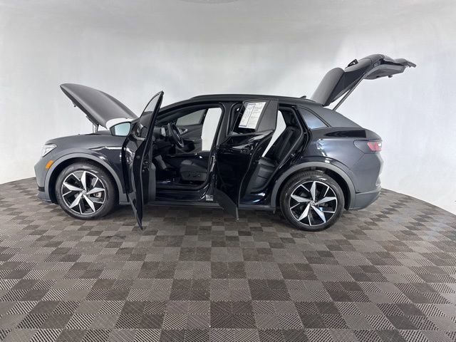 Used 2024 Volkswagen ID.4 Pro S image 2