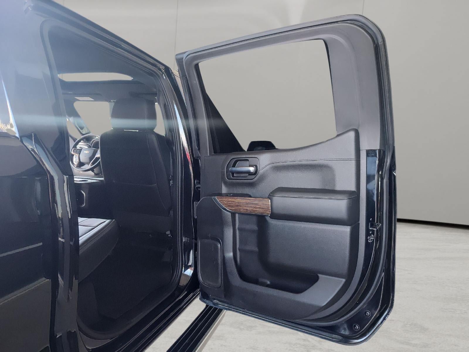 Used 2019 Chevrolet Silverado 1500 High Country w/ Technology Package AWD/4WD image 24