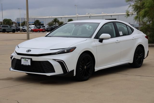 New 2026 Toyota Camry SE FWD image 3