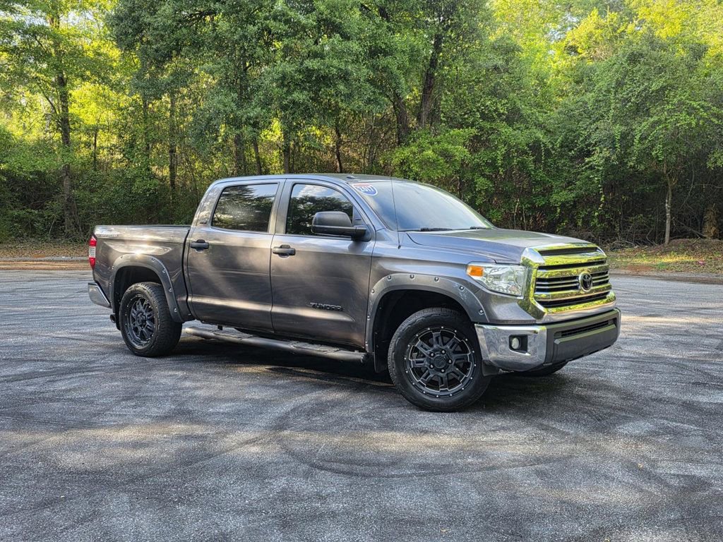 Used 2017 Toyota Tundra SR5 RWD image 1