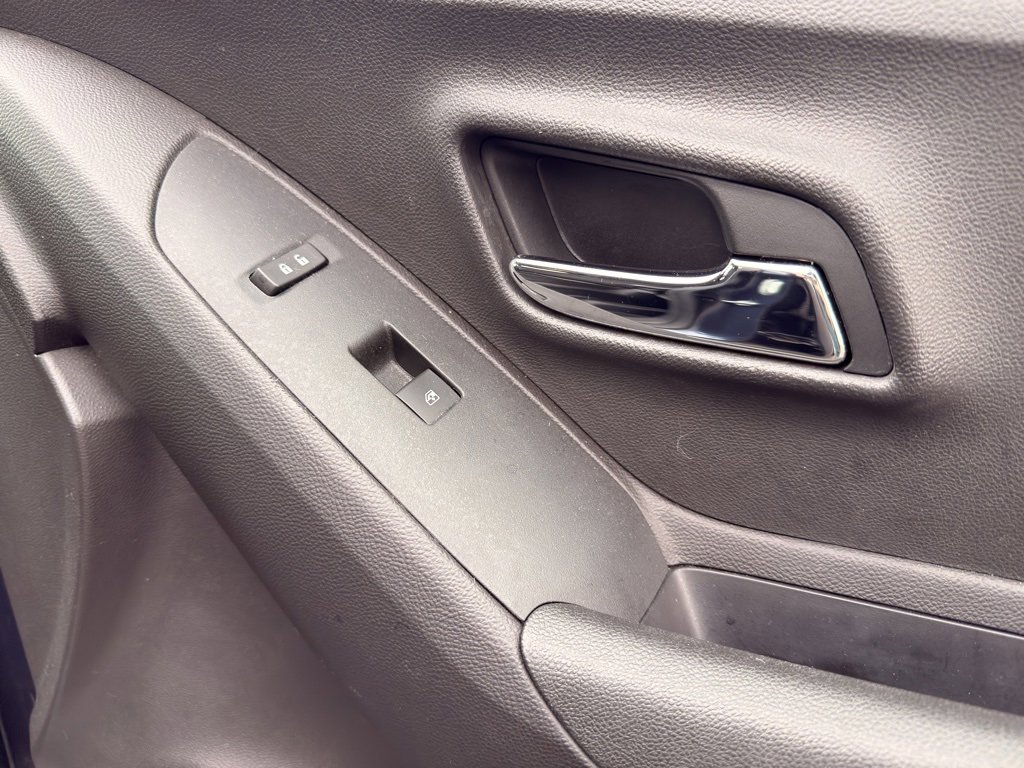 Used 2018 Chevrolet Trax LT w/ Driver Confidence Package image 49