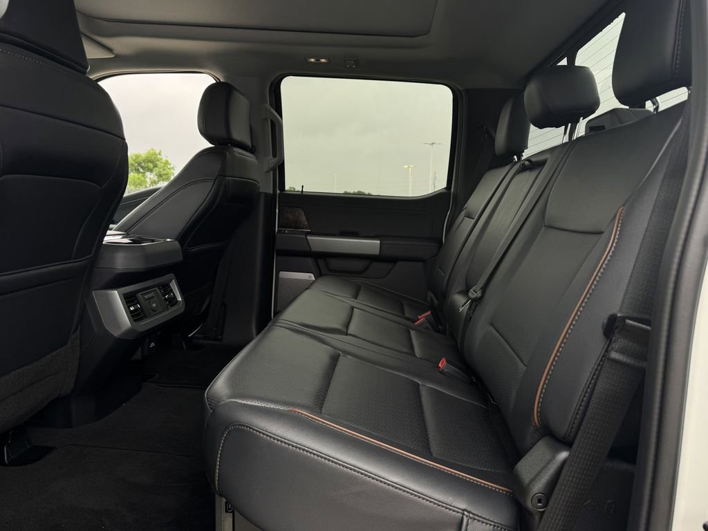 Used 2025 Ford F250 Lariat w/ Chrome Package AWD/4WD image 31