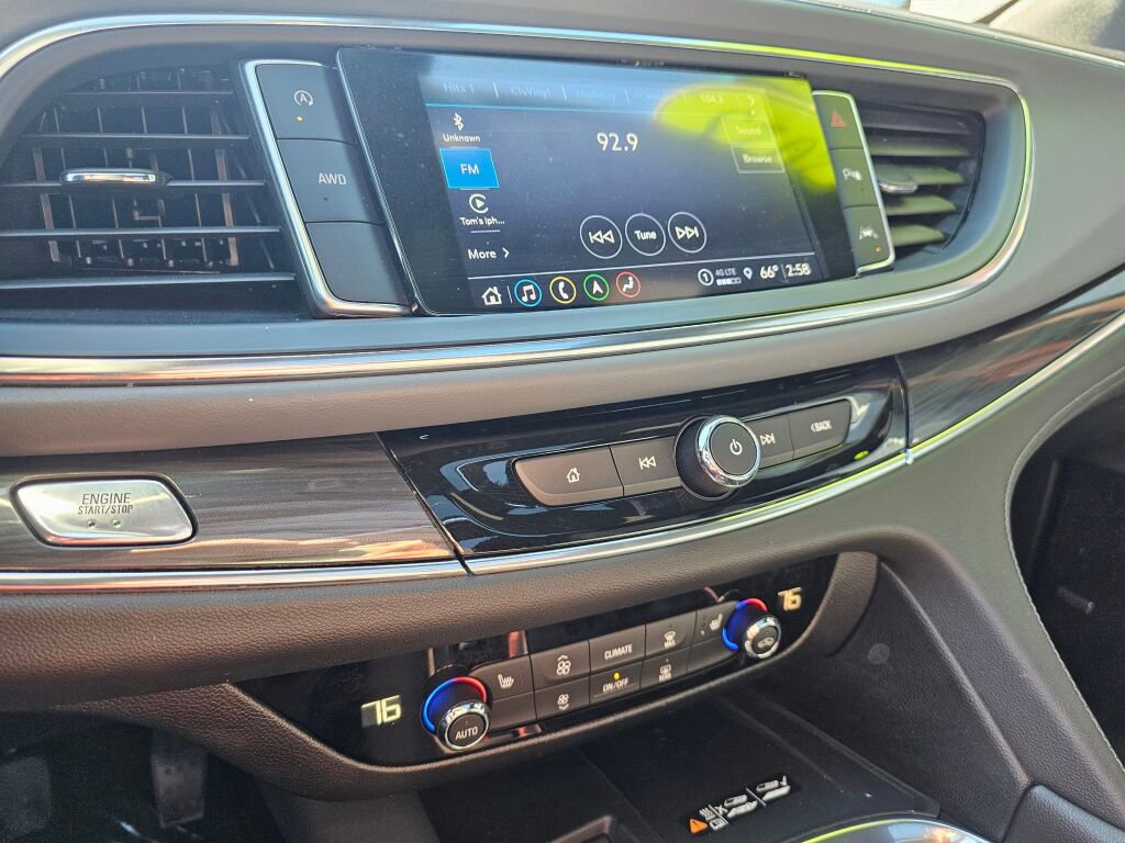 Used 2023 Buick Enclave Essence image 33