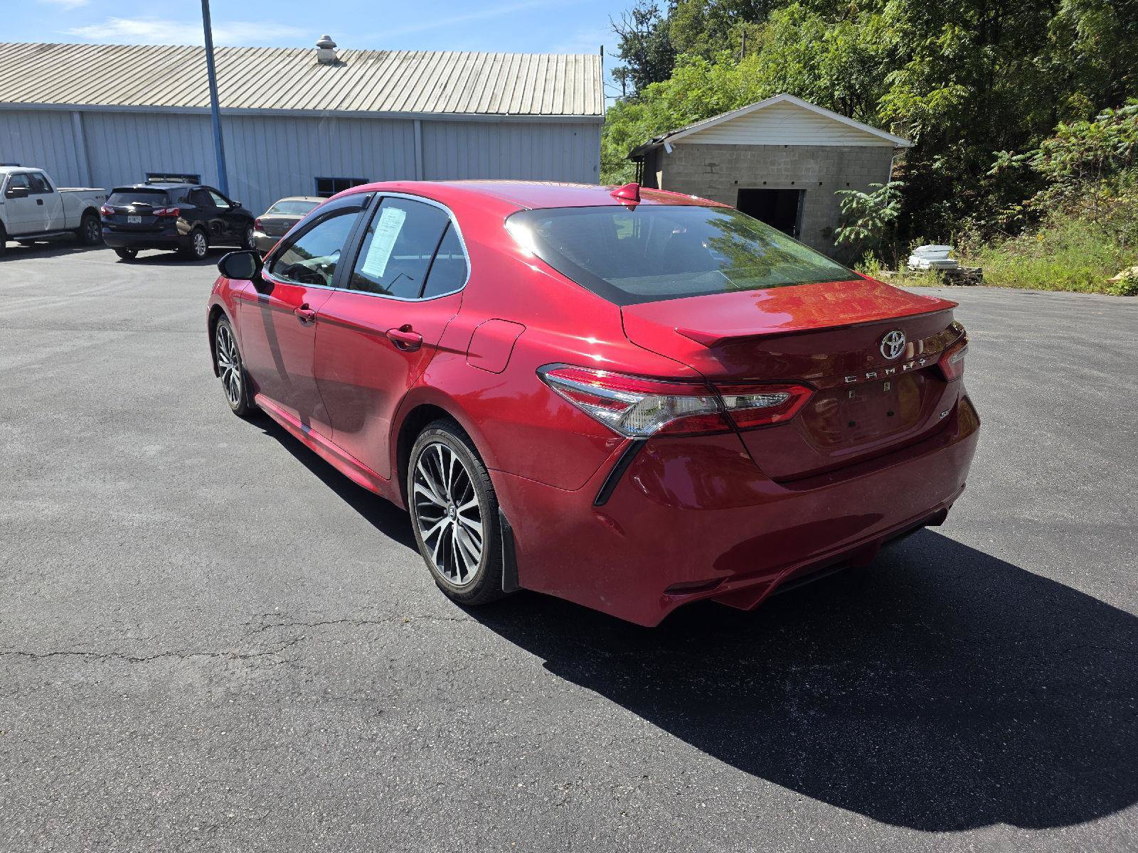 Used 2019 Toyota Camry SE w/ Audio Package FWD image 5