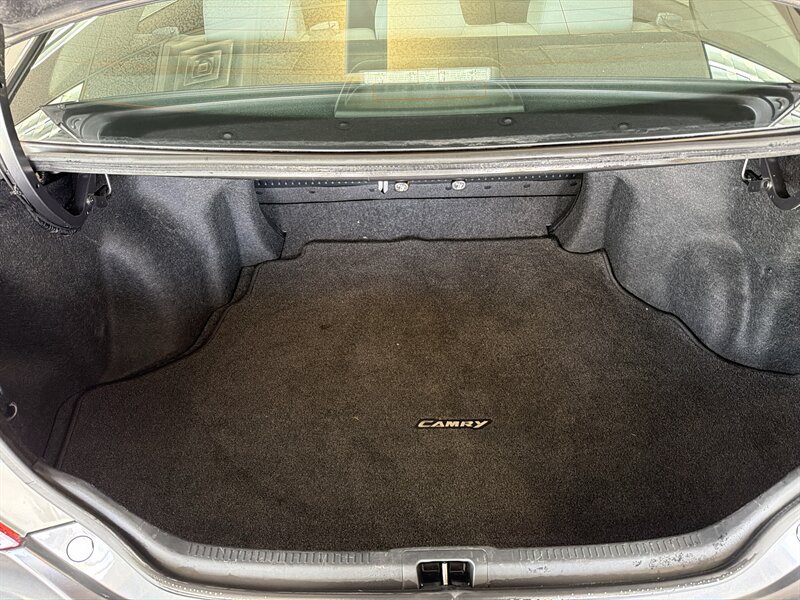 Used 2012 Toyota Camry XLE w/ Convenience Pkg FWD image 28