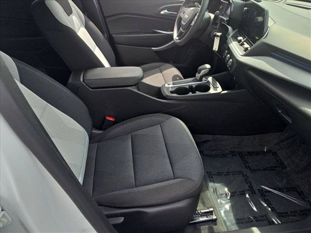 Certified 2025 Chevrolet Trax LS w/ Driver Confidence Package FWD image 19