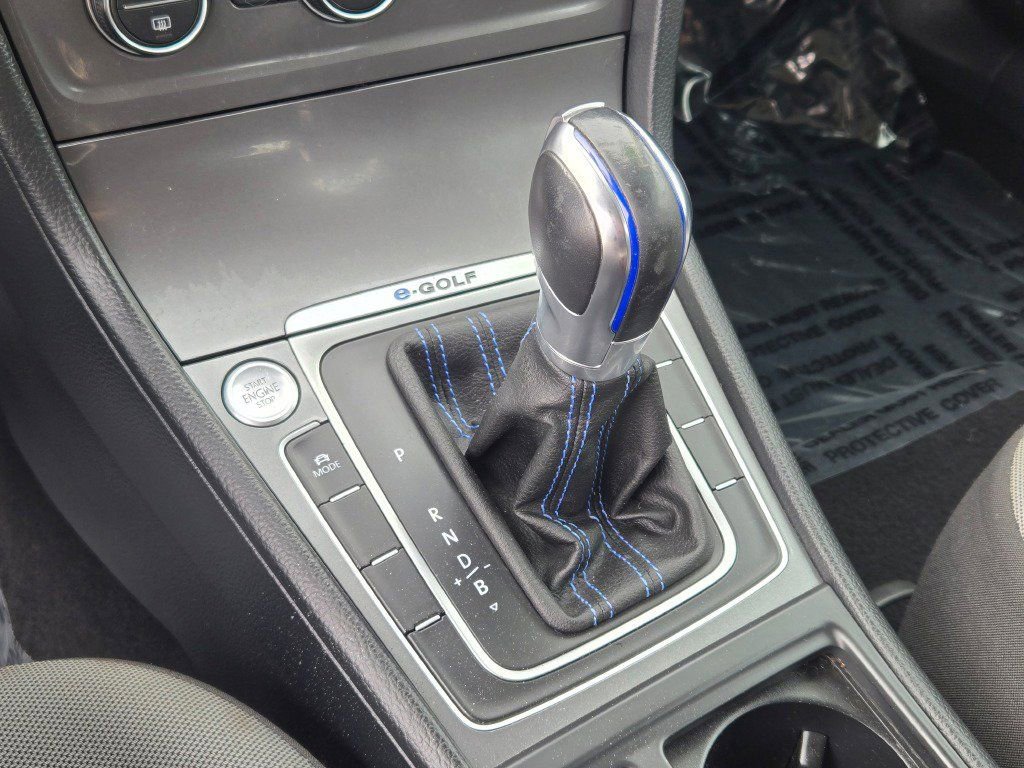 Used 2016 Volkswagen e-Golf SE w/ DC Fast Charging Package image 28