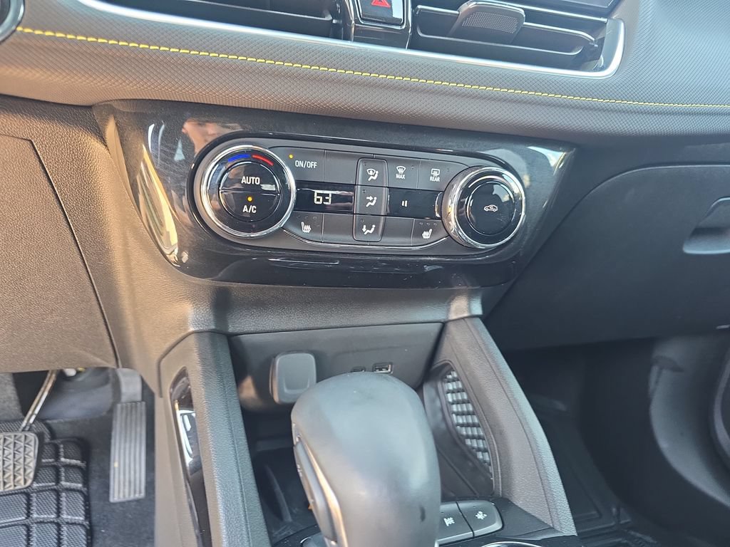 Used 2025 Chevrolet TrailBlazer ACTIV w/ Convenience Package FWD image 23